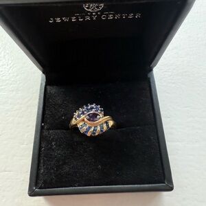 Elegant Gold and Blue Gemstone Ring